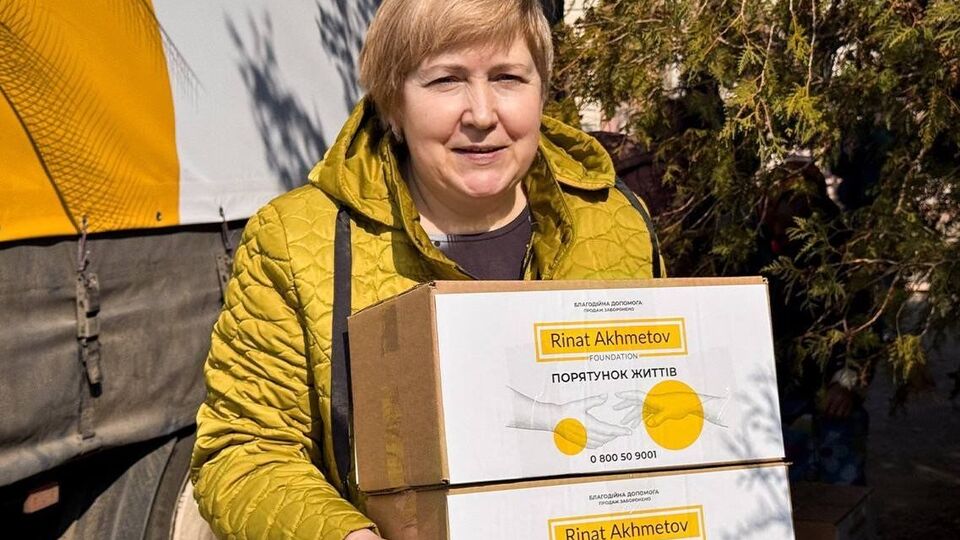 Фонд Ріната Ахметова підтримує переселенців Сумської області