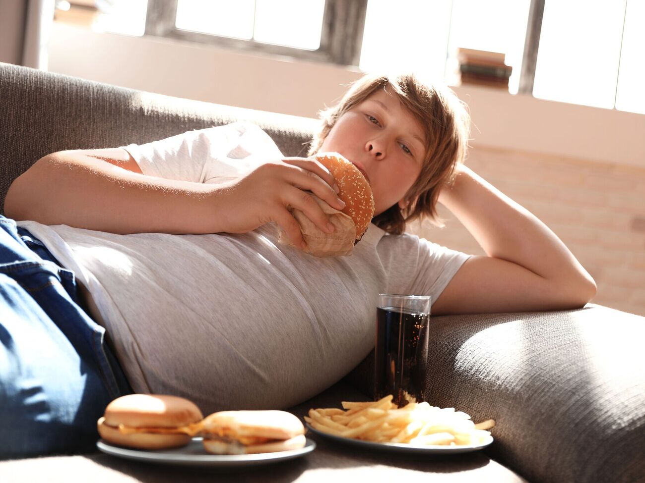 По словам Крупкиной, сон играет важную роль в пищевом поведении