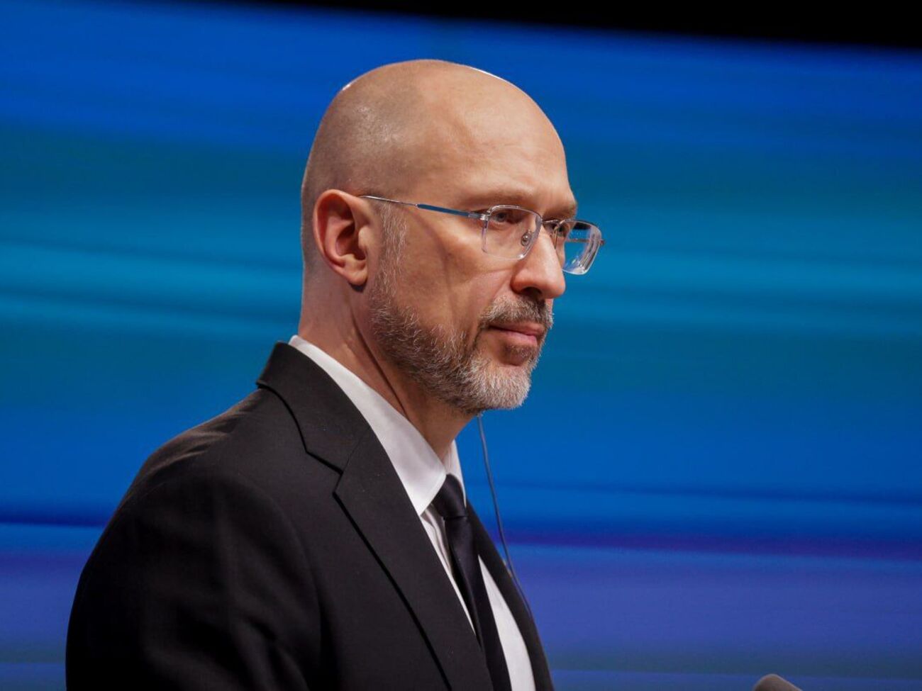 Шмыгаль подчеркнул, что до конца года Украина надеется получить еще более €13 млрд от замороженных российских активов