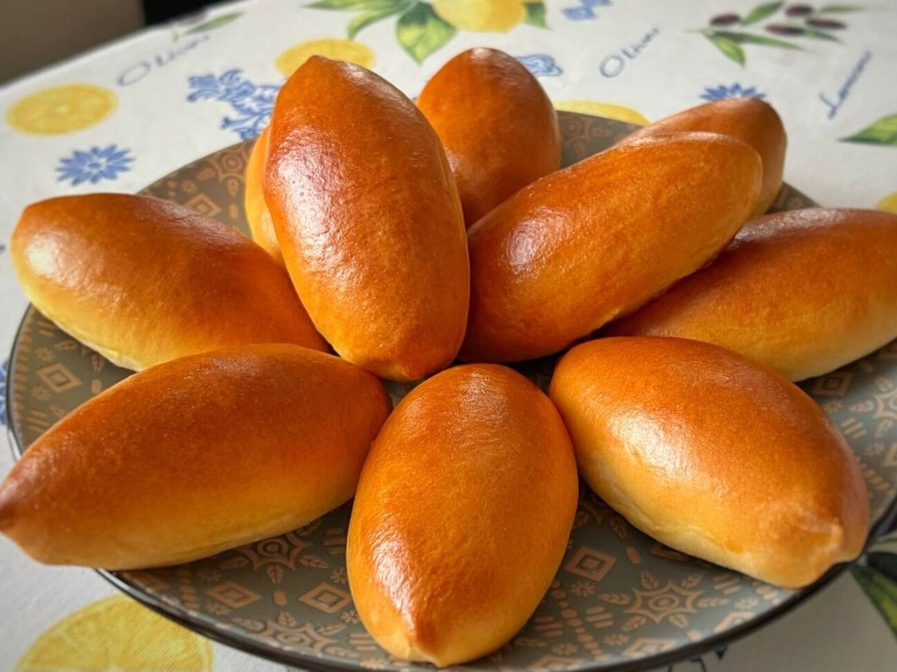 Пиріжки випікайте 25 хвилин за температури 180 °C