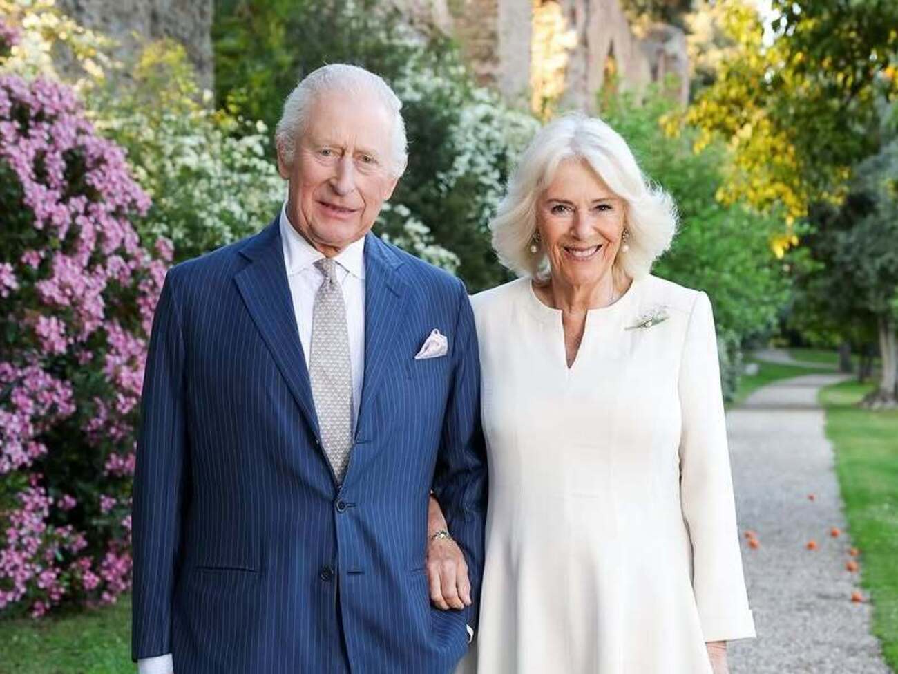 6 мая 2023 года Чарльз III официально стал королем, а его жена – королевой Великобритании