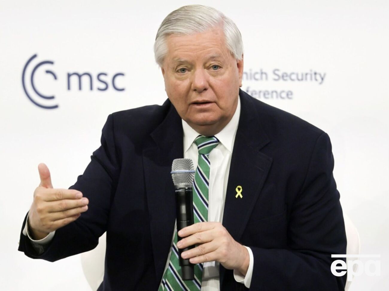 Законопроект о пошлинах должен помочь Трампу побудить Путина к переговорам о мире в Украине, пояснил Грэм