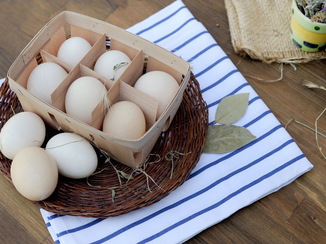 Правильное хранение яиц позволяет дольше сохранить их свежесть и обезопасить себя от испорченного продукта