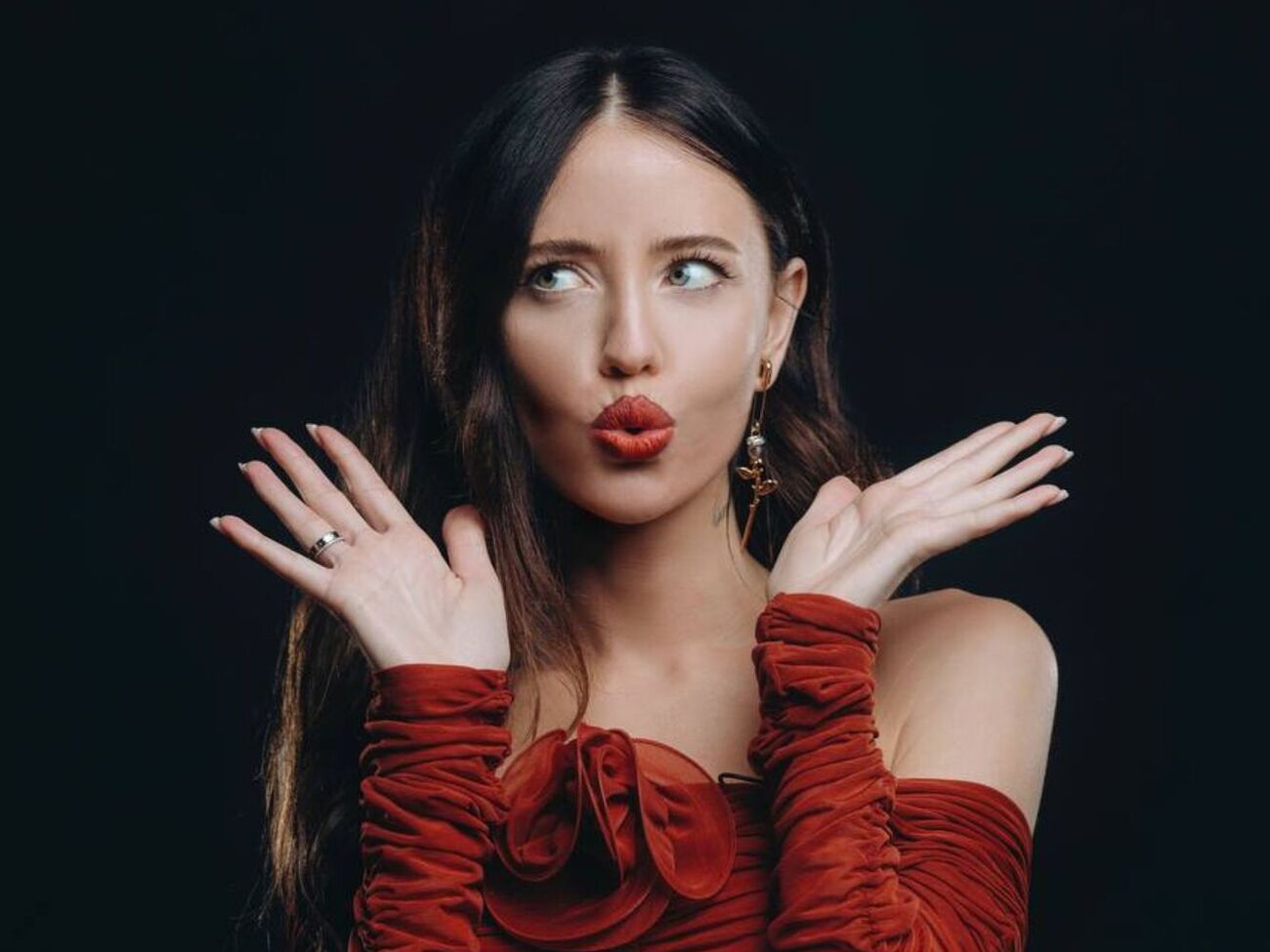 Дорофеева с 2020 года выступает сольно