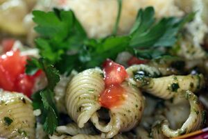 До страви додають різноманітні овочі