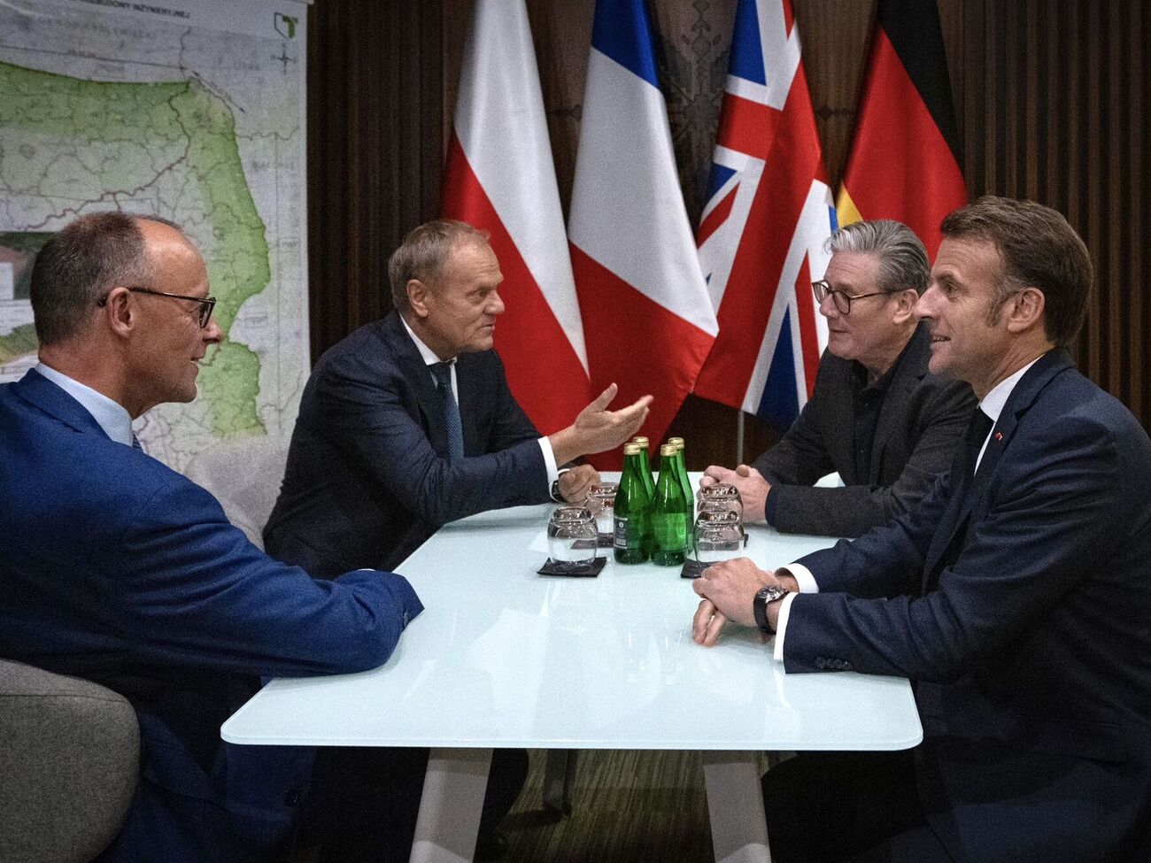 Політики приїхали на зустріч "коаліції охочих"