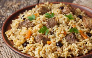 Для плова понадобится 1,2 кг телячьих ребер или другое мясо