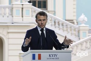 На наступних зустрічах обговорюватимуть зміцнення української армії і розгортання сил стримування, сказав Макрон