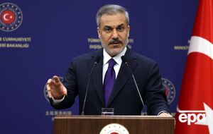 По данным агентства, Фидан подтвердил готовность Анкары следить за соблюдением вероятного перемирия между Украиной и РФ в случае его достижения