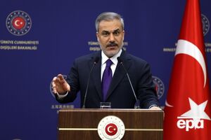 По данным агентства, Фидан подтвердил готовность Анкары следить за соблюдением вероятного перемирия между Украиной и РФ в случае его достижения