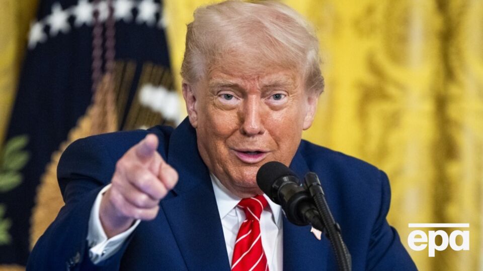 Трамп заявил, что будет продолжать работать с Украиной и РФ для достижения мира