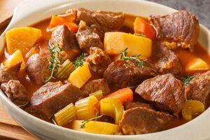 Страву потрібно спочатку готувати на плиті, а потім допекти в духовці