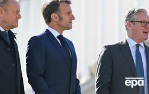 Макрон во время визита в Киев ел борщ, Туск – галушки, а Стармер – сырники