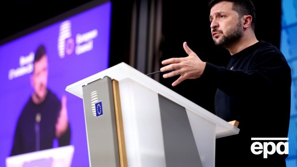 Издание отмечает, что Зеленский теперь оказывает давление на Путина