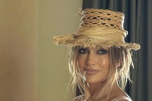 Лопес: Бажаю всім любові, сміху, миру, радості та щастя