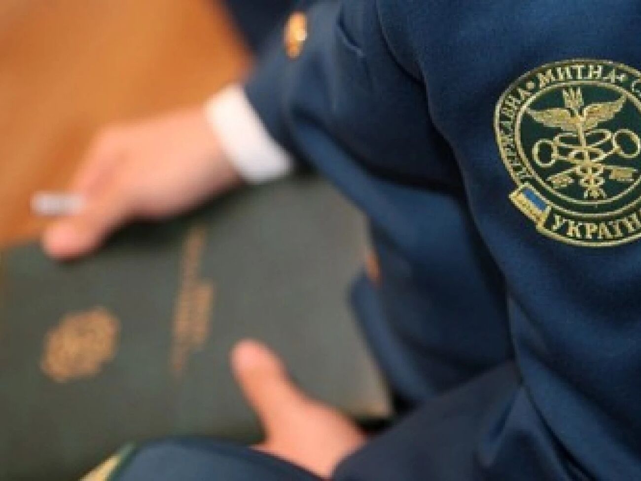 Фигуранты обещали руководству таможни половину доходов