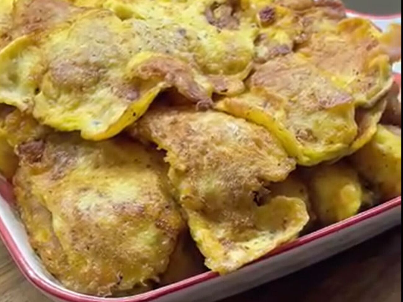 В кляр необходимо добавить тертый лук