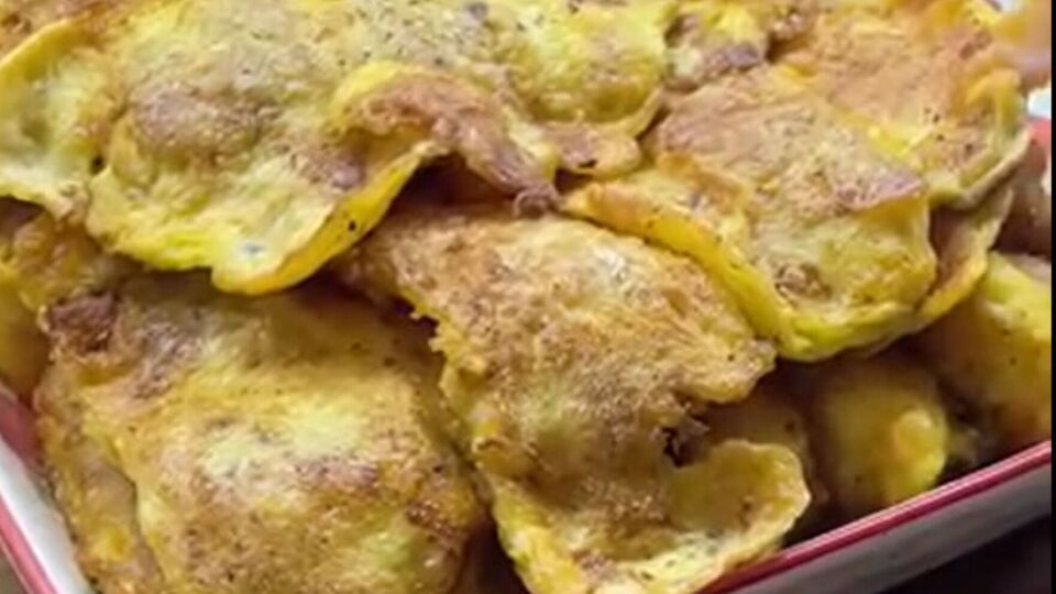 В кляр необходимо добавить тертый лук