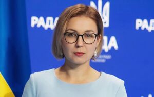 Якщо не розумієте, чому не можна знімати відео біля меморіалу під росмузику – читайте статтю про катування Рощиної