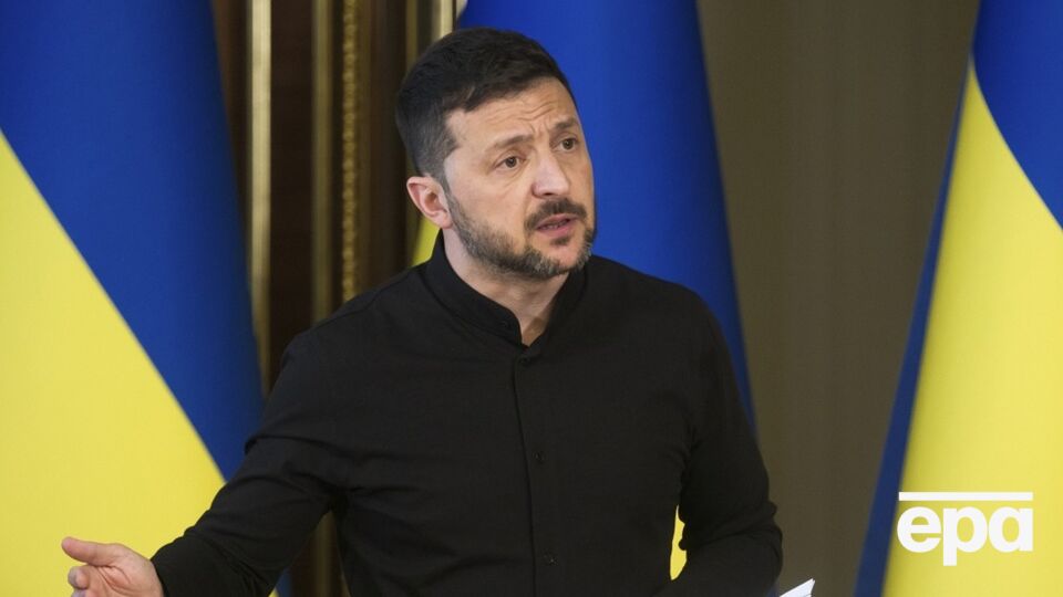Зеленский рассказал, что едет с делегацией, однако не уточнил ее состав