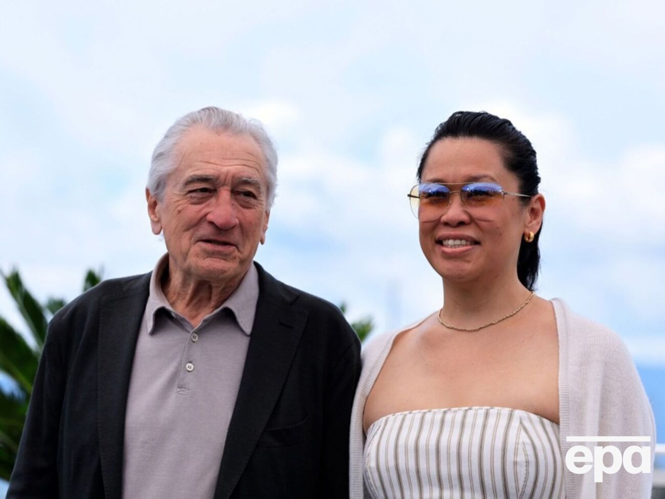 Чен моложе Де Ниро на 35 лет