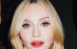 Ранее фильм о Мадонне начинала снимать киностудия Universal, но съемки отменили