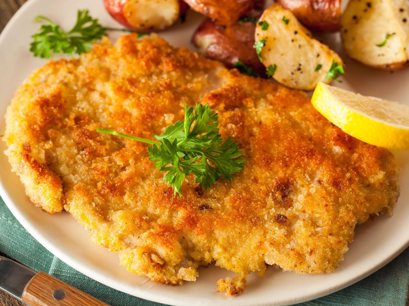 Для блюда вам понадобится 30 г моцареллы