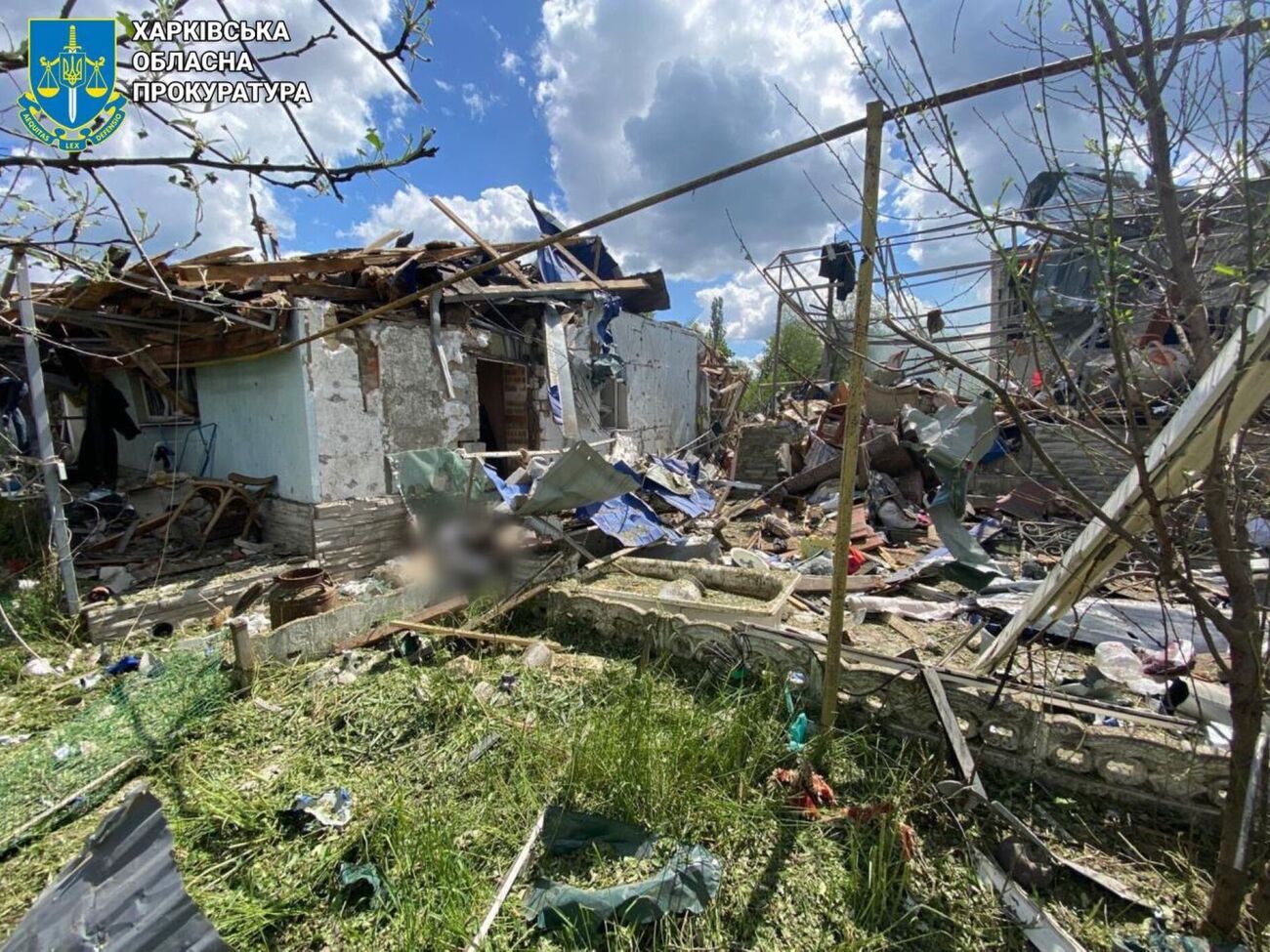 63-річний чоловік перебував у момент удару на території свого дому