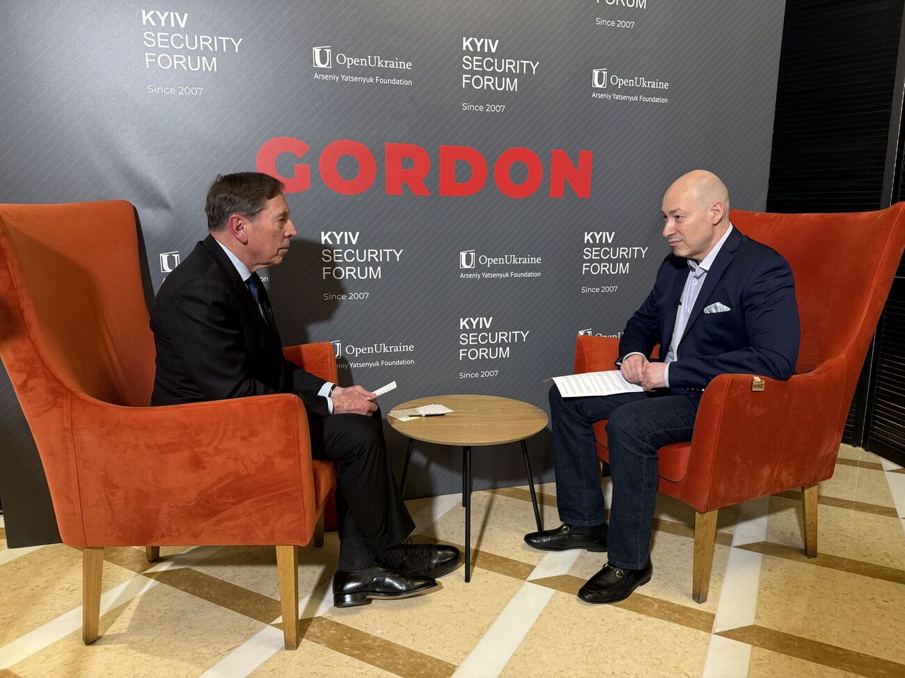 Петреус – Гордону: Теперь внимание США переключается на Путина. Думаю, вы увидите усиление давления