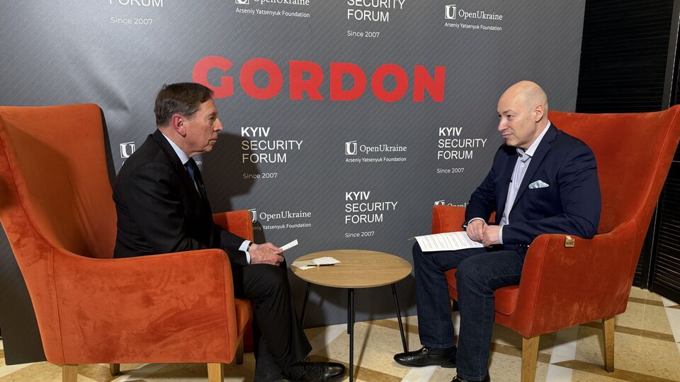 Петреус – Гордону: Теперь внимание США переключается на Путина. Думаю, вы увидите усиление давления