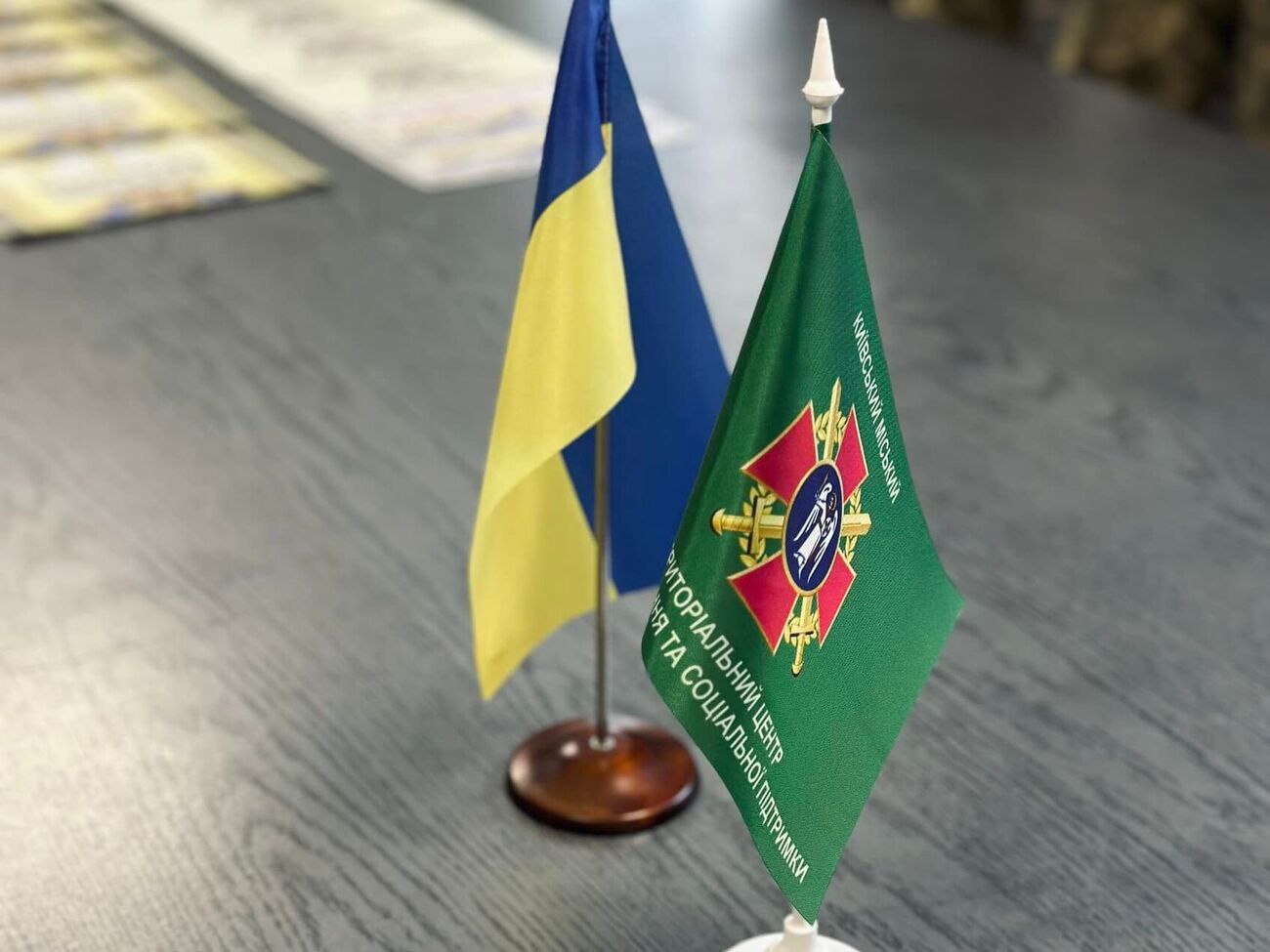 У ТЦК пишуть, що один із мобілізованих смикнув за кермо