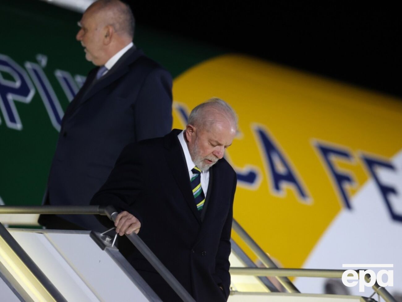 У Кремлі сказали, що Путін провів телефонну розмову з президентом Бразилії під час технічної зупинки бразильського спецрейсу в Москві на шляху з Китаю