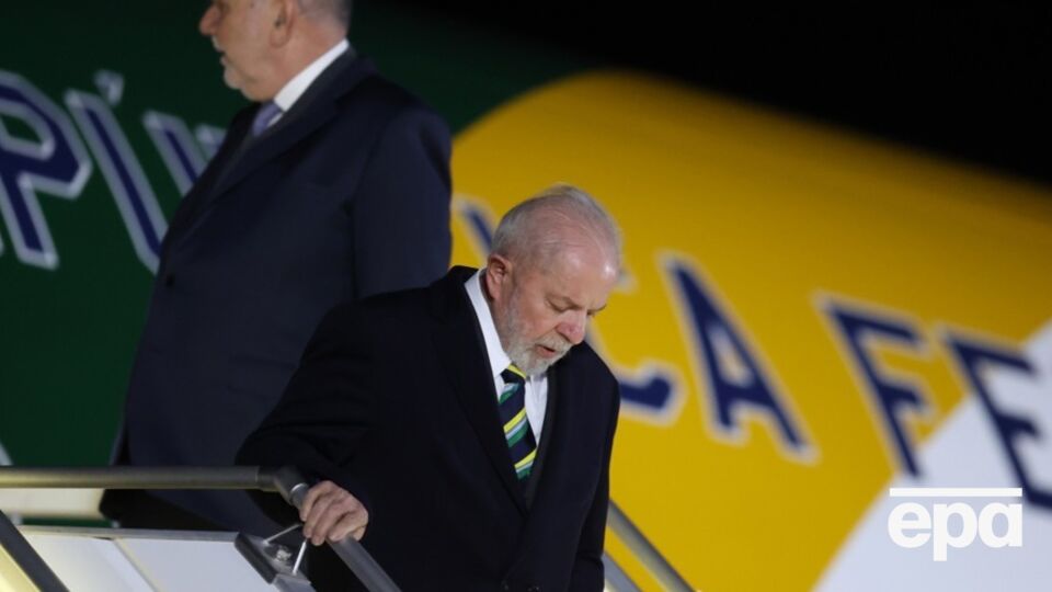 У Кремлі сказали, що Путін провів телефонну розмову з президентом Бразилії під час технічної зупинки бразильського спецрейсу в Москві на шляху з Китаю