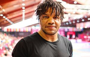 За словами Беленюка, він зіграє з Тимошенко у настільний теніс