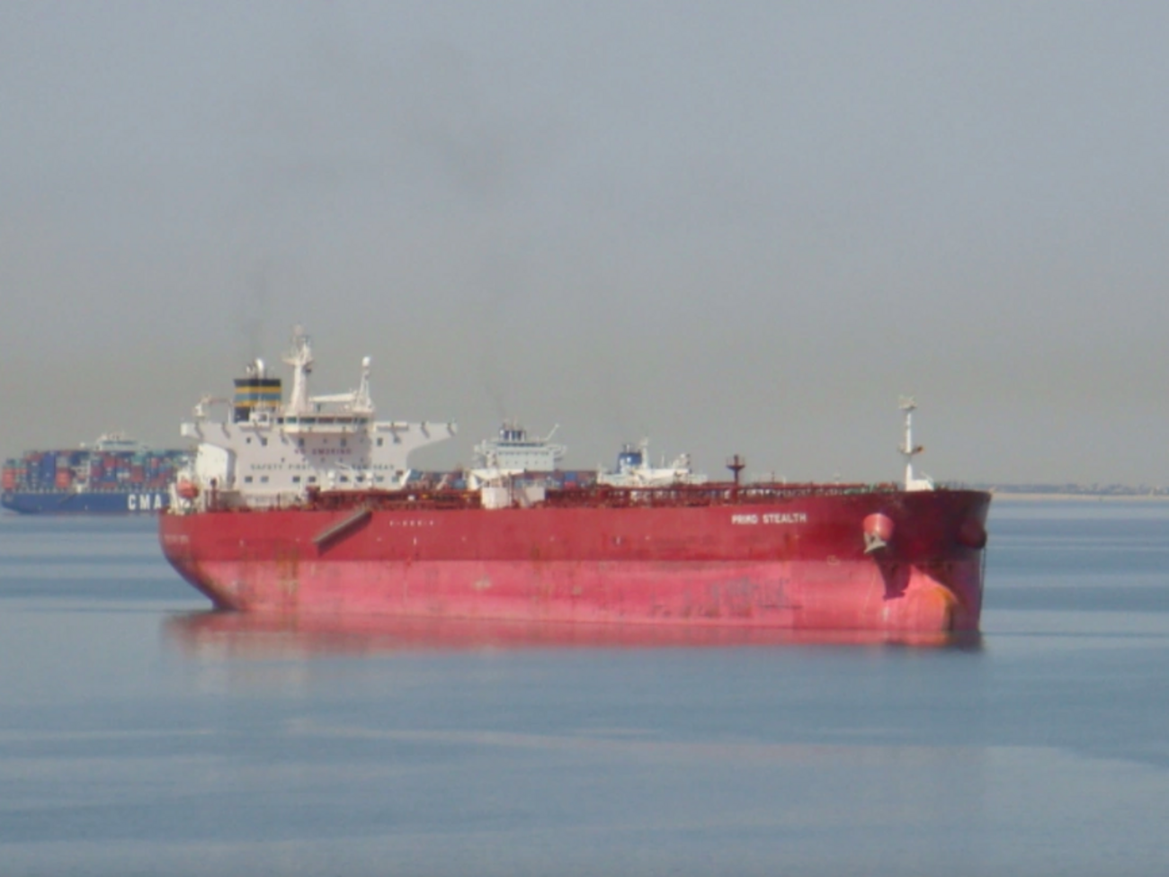 За даними ЗМІ, танкер входить до "тіньового нафтового флоту" РФ