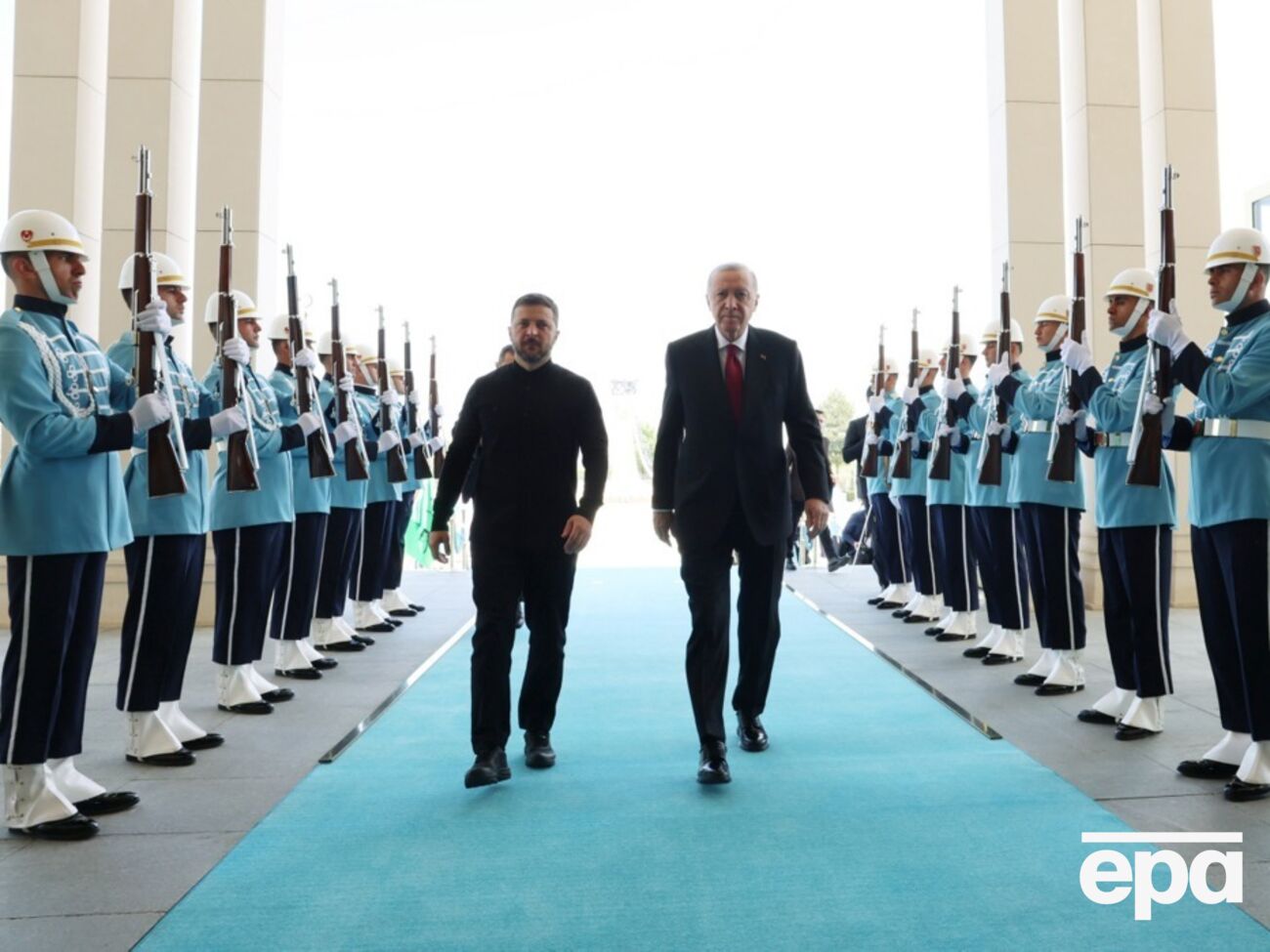 Президент прилетів у Туреччину
