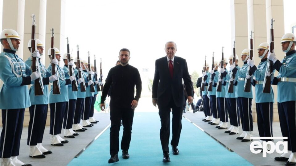 Президент прилетів у Туреччину