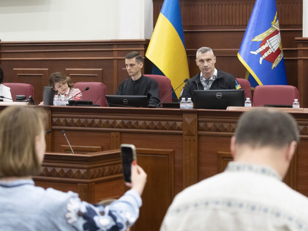 Сегодня депутаты должны увеличить помощь армии еще на 500 млн грн, заявил мэр