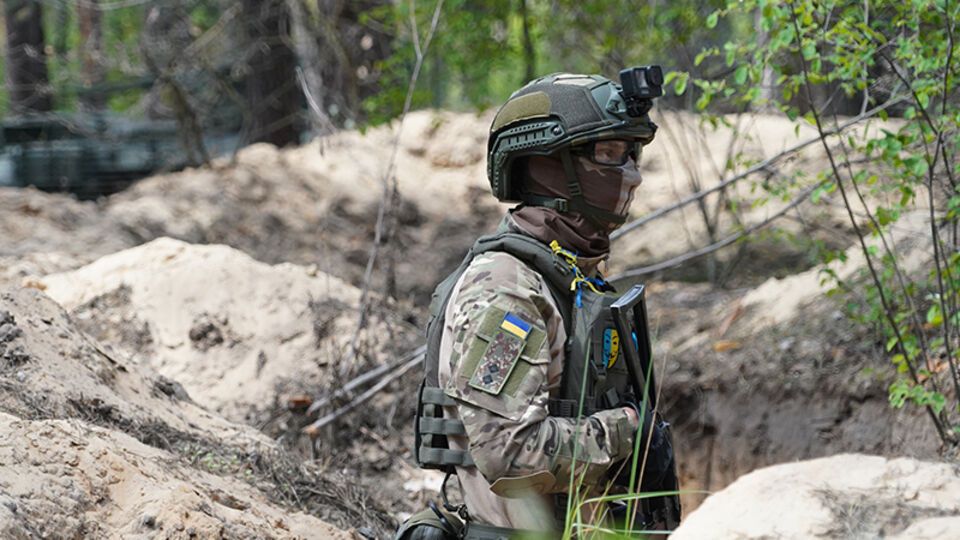 Українська армія стримує сили РФ, які переважають за кількістю