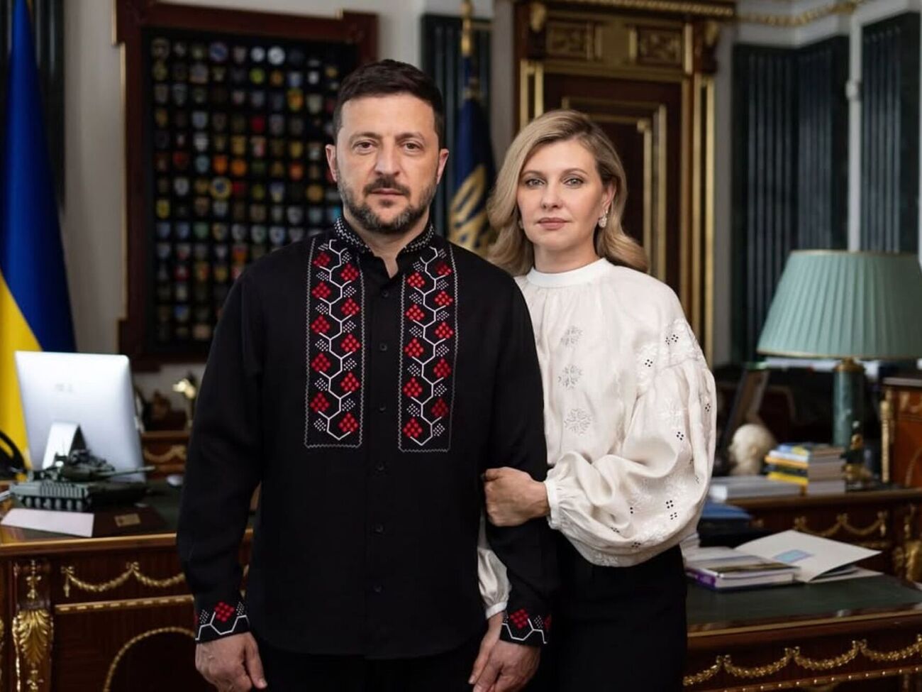 Калина на вышиванке Зеленского символизирует кровь