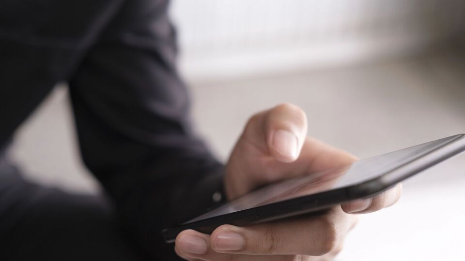 Оформить отсрочку через приложение могут лица с временной непригодностью по результатам ВВК и семьи, в которых муж или жена – военные, имеющие ребенка до 18 лет