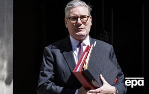 Пожежі сталися на трьох об'єктах, пов'язаних зі Стармером