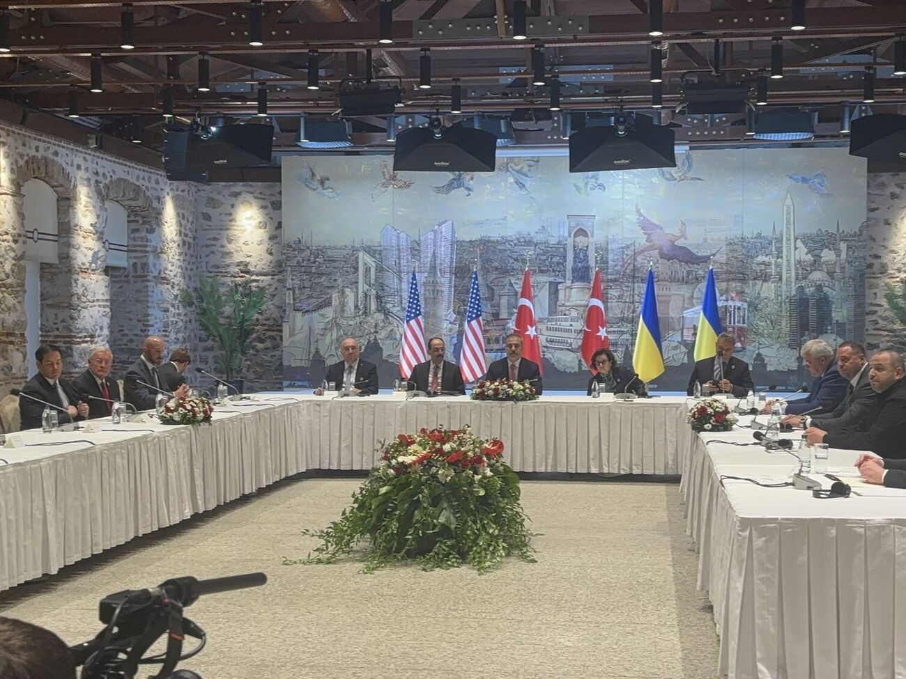 Рубио тоже прибыл в Стамбул