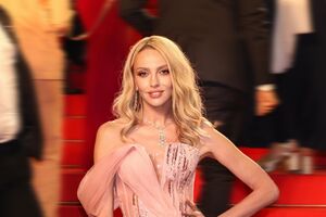 Полякова вибрала для заходу ніжно-рожеву сукню Samantha з колекції Spring-Summer, створену вручну