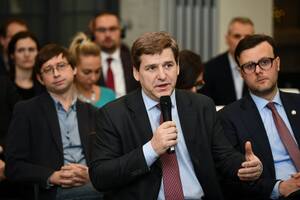 Гусак: Збільшення вантажних тарифів лише відкладатиме вирішення системних проблем УЗ