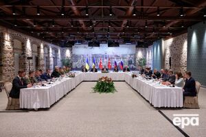По словам осведомленного источника, глава российской делегации заявил о якобы готовности Москвы воевать "столько, сколько понадобится"