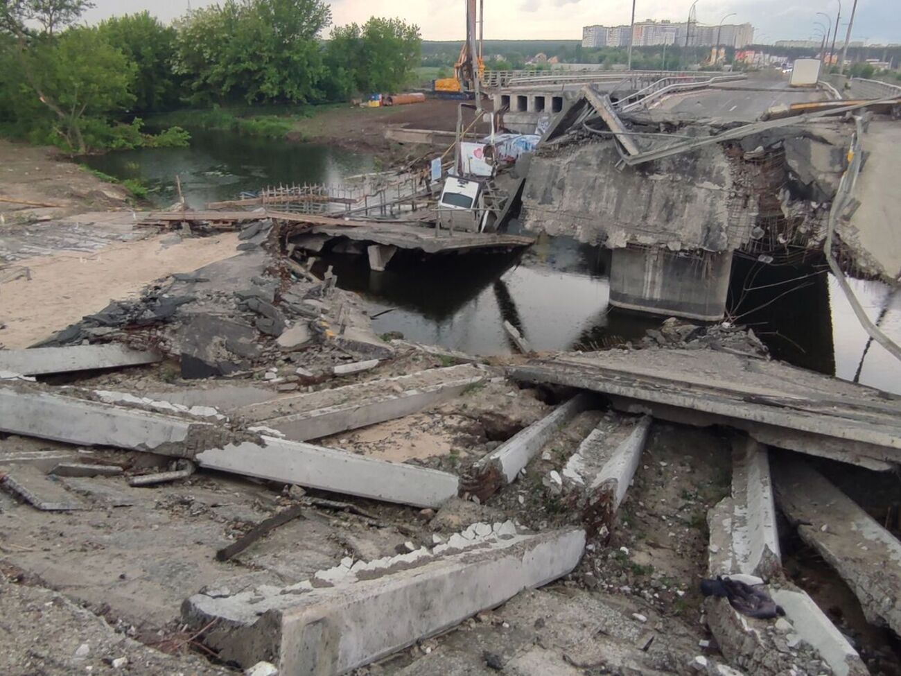 Энергетики компании ДТЭК попали под вражеский обстрел во время работы