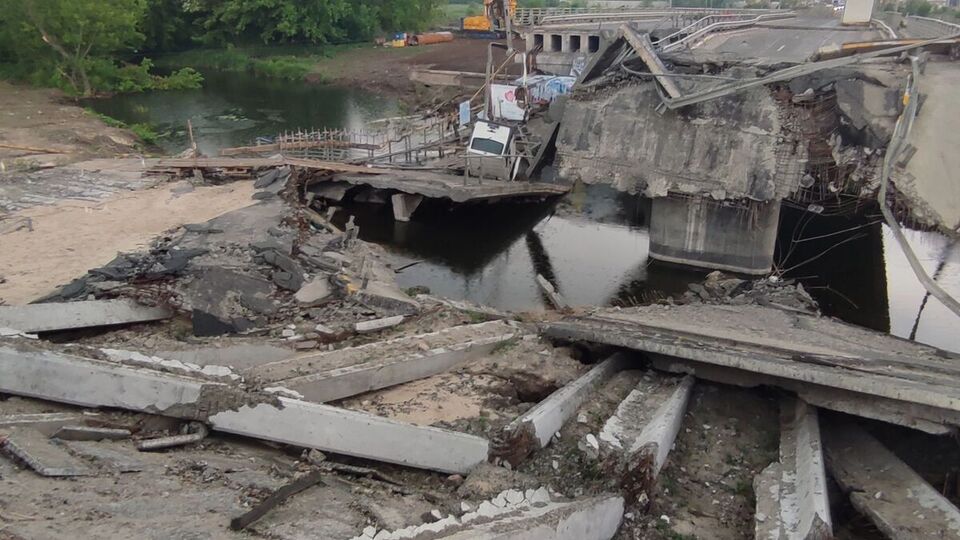 Энергетики компании ДТЭК попали под вражеский обстрел во время работы