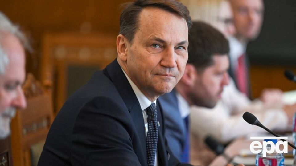 Сікорський назвав РФ васалом Китаю