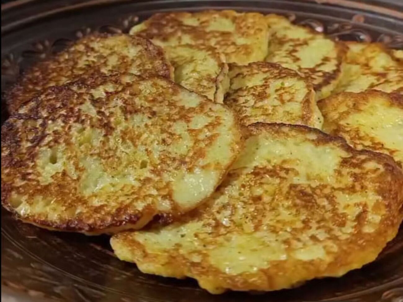 Обсмажте деруни до золотавої скоринки